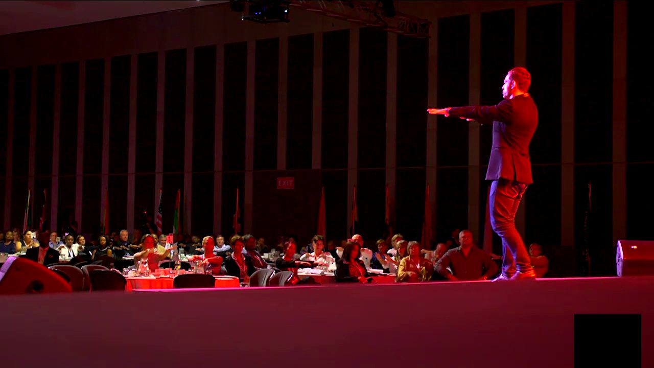 Gilan Gork on stage — photo 14